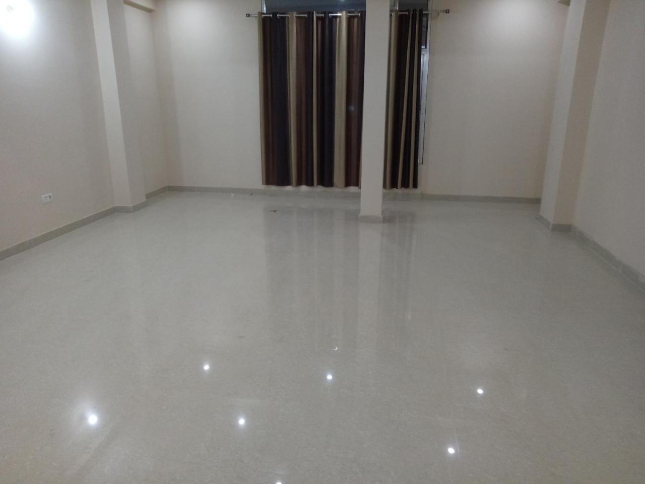 Hotel Ganga Vilas Colonelganj Bagian luar foto